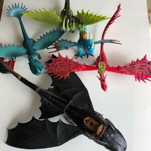How to train your Dragon. Toothless and other dragons Set of 5